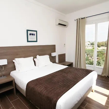Des Nacres Hotel 3*
